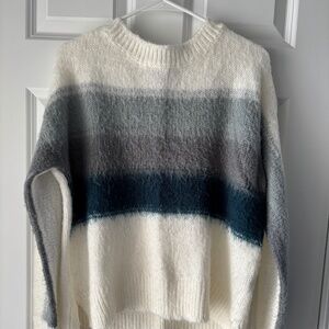 Vera wang blue white sweater